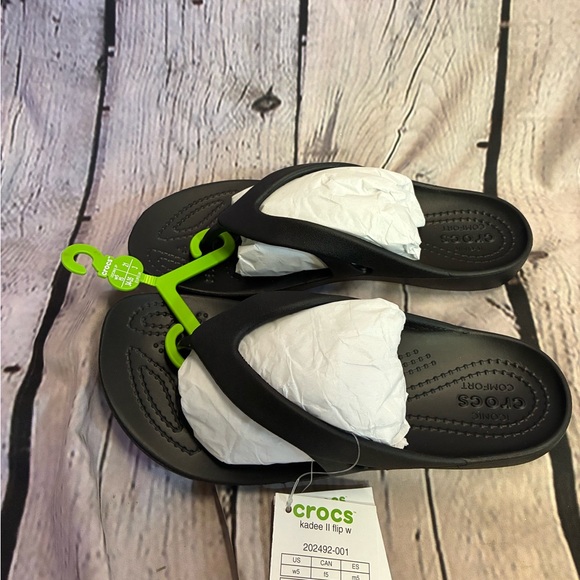 Crocs Iconic Comfort Kadee‎ II Flip Flop Women’s Thong Sandals Size 5 Black NWT - Picture 1 of 6